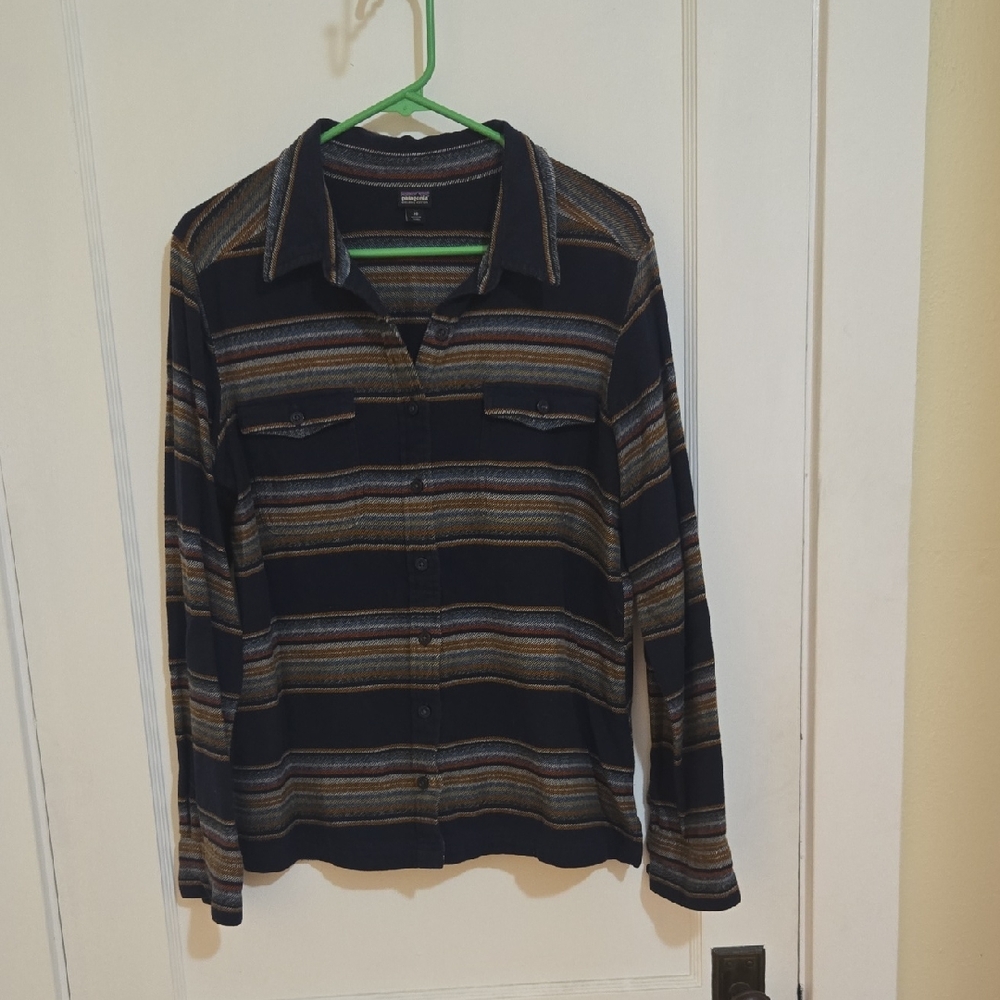 Patagonia Stripped Flannel - W's Size 10 (Medium-ish)